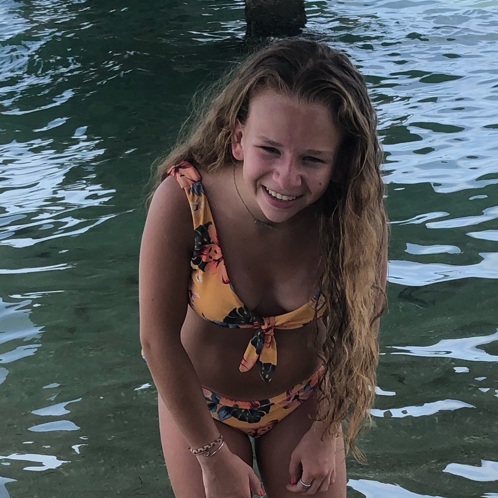 Meet your Posher, Mia